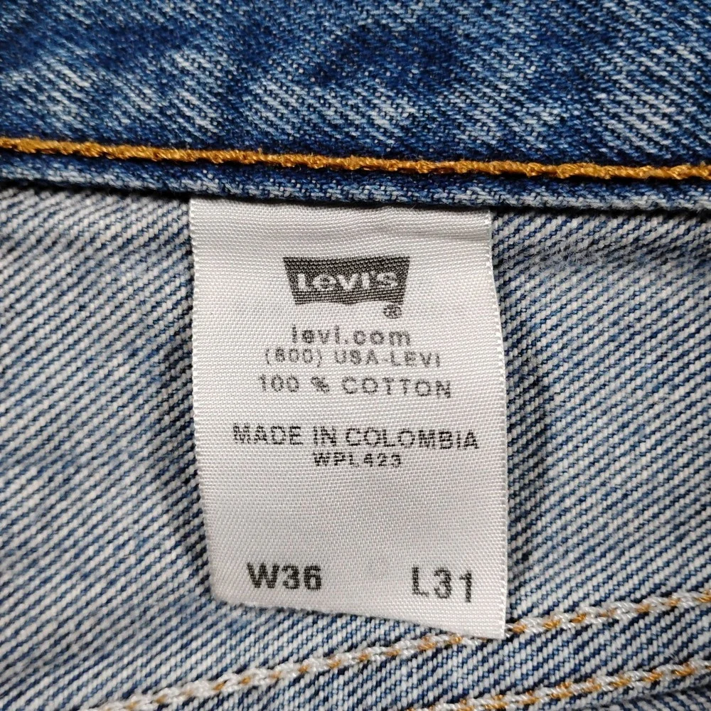 Vintage Levis 501 Mens Light Wash Blue Straight Leg Button Fly Denim Jeans 34x28